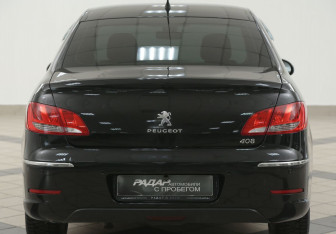 Подержанный автомобиль Peugeot 408 2013 года (3 фото)