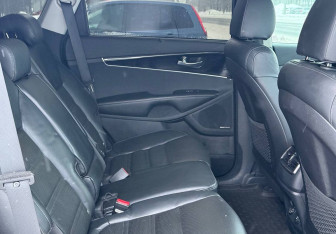 Подержанный автомобиль Kia Sorento 2019 года (10 фото)