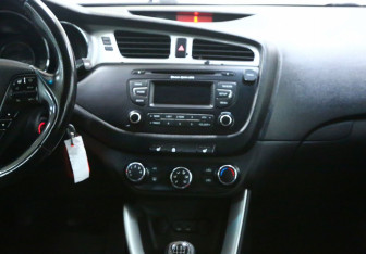 Подержанный автомобиль Kia Ceed Wagon 2014 года (9 фото)