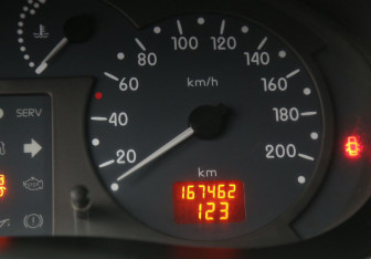 Подержанный автомобиль Renault Kangoo 2002 года (17 фото)