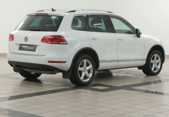 Подержанный автомобиль Volkswagen Touareg 2013 года (4 фото)