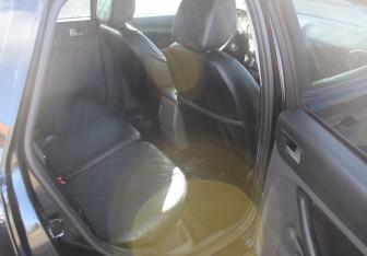 Подержанный автомобиль Ford Focus Wagon 2006 года (12 фото)