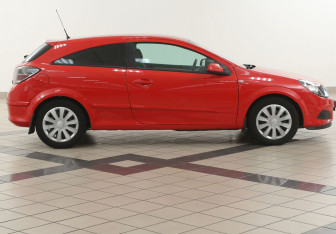 Подержанный автомобиль Opel Astra Hatchback 2008 года (5 фото)