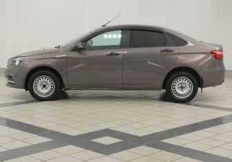 Подержанный автомобиль LADA (ВАЗ) Vesta Sedan 2018 года (7 фото)