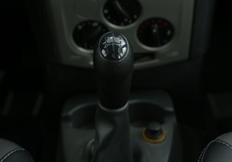 Подержанный автомобиль Renault Logan Sedan 2008 года (16 фото)