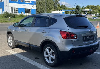 Подержанный автомобиль Nissan Qashqai 2008 года (6 фото)
