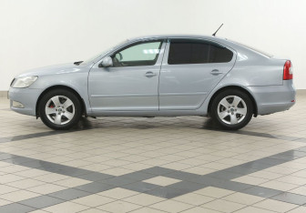 Подержанный автомобиль Skoda Octavia Liftback 2010 года (7 фото)