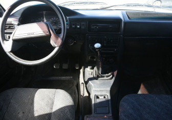 Подержанный автомобиль ИЖ 2126 «Ода» 2003 года (12 фото)