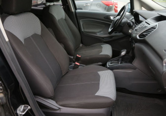Подержанный автомобиль Ford EcoSport 2014 года (10 фото)