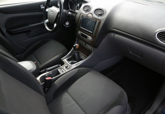 Подержанный автомобиль Ford Focus Sedan 2008 года (9 фото)