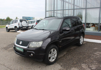 Подержанный автомобиль Suzuki Grand Vitara 2010 года (3 фото)