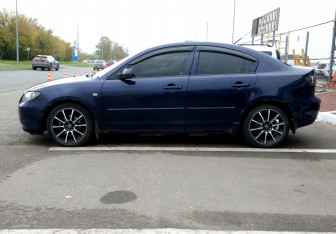 Подержанный автомобиль Mazda 3 Sedan 2008 года (8 фото)