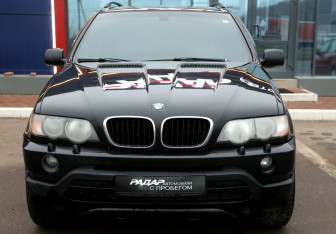 Подержанный автомобиль BMW X5 2003 года (2 фото)