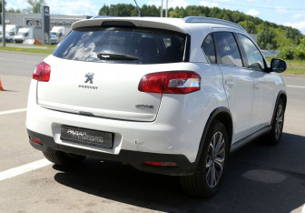 Подержанный автомобиль Peugeot 4008 2012 года (6 фото)