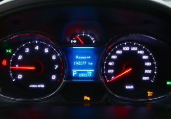 Подержанный автомобиль Chevrolet Captiva 2014 года (10 фото)