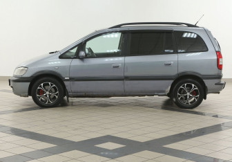 Подержанный автомобиль Opel Zafira Compactvan 2004 года (7 фото)