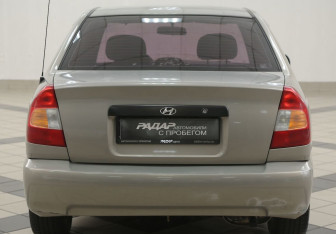 Подержанный автомобиль Hyundai Accent Sedan 2008 года (3 фото)