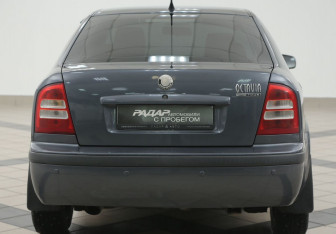 Подержанный автомобиль Skoda Octavia Liftback 2008 года (3 фото)