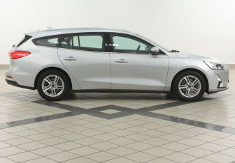 Подержанный автомобиль Ford Focus Wagon 2019 года (5 фото)