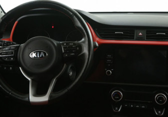 Подержанный автомобиль Kia Rio Hatchback 2021 года (24 фото)
