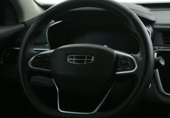 Подержанный автомобиль Geely Atlas Pro 2024 года (16 фото)