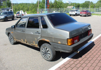 Подержанный автомобиль LADA (ВАЗ) 21099 2002 года (5 фото)