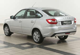 Подержанный автомобиль LADA (ВАЗ) Granta Liftback 2025 года (2 фото)