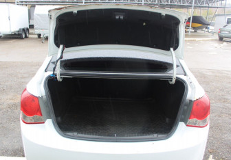 Подержанный автомобиль Chevrolet Cruze Sedan 2012 года (16 фото)