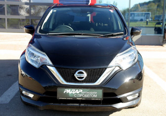 Подержанный автомобиль Nissan Note 2017 года (2 фото)