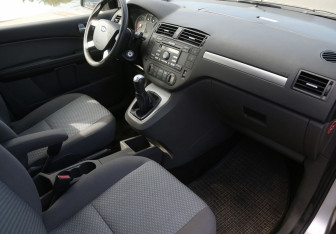 Подержанный автомобиль Ford C-MAX 2006 года (9 фото)