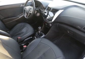 Подержанный автомобиль Hyundai Solaris Sedan 2015 года (9 фото)