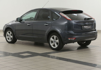 Подержанный автомобиль Ford Focus Hatchback 2011 года (2 фото)