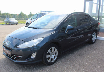 Подержанный автомобиль Peugeot 408 2013 года (3 фото)
