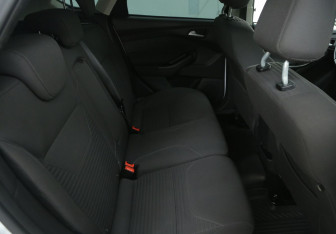 Подержанный автомобиль Ford Focus Hatchback 2018 года (11 фото)