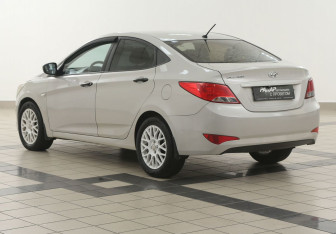 Подержанный автомобиль Hyundai Solaris Sedan 2016 года (2 фото)