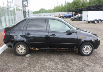 Подержанный автомобиль LADA (ВАЗ) Kalina Sedan 2010 года (8 фото)