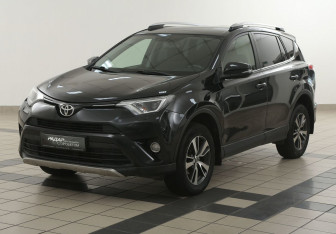Подержанный автомобиль Toyota RAV4 2016 года (8 фото)