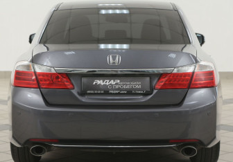 Подержанный автомобиль Honda Accord Sedan 2013 года (3 фото)