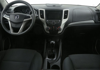 Подержанный автомобиль Changan CS35 2014 года (12 фото)
