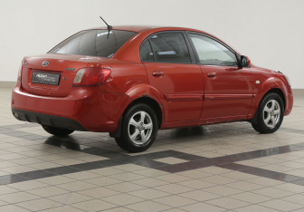 Подержанный автомобиль Kia Rio Sedan 2011 года (4 фото)