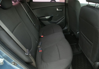 Подержанный автомобиль Kia Rio Sedan 2013 года (11 фото)