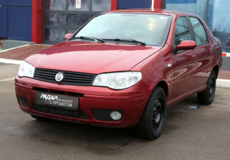 Подержанный автомобиль Fiat Albea 2010 года (3 фото)