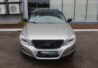 Подержанный автомобиль Volvo XC60 2010 года (2 фото)
