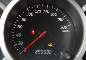 Подержанный автомобиль Suzuki Grand Vitara 2006 года (17 фото)