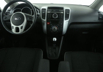 Подержанный автомобиль Kia Venga 2013 года (12 фото)