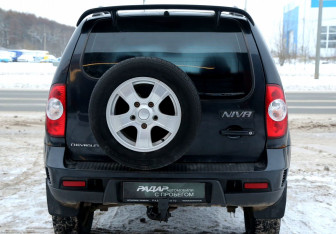 Подержанный автомобиль Chevrolet Niva 2012 года (5 фото)