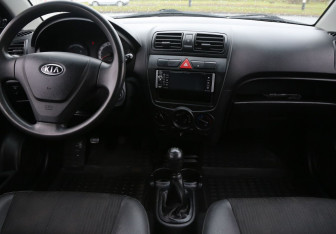 Подержанный автомобиль Kia Picanto 2008 года (12 фото)