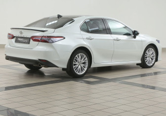 Подержанный автомобиль Toyota Camry Sedan 2020 года (4 фото)