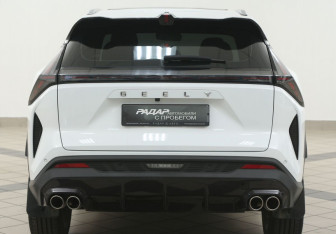 Подержанный автомобиль Geely Atlas 2023 года (3 фото)