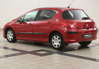 Подержанный автомобиль Peugeot 308 Hatchback 2008 года (2 фото)